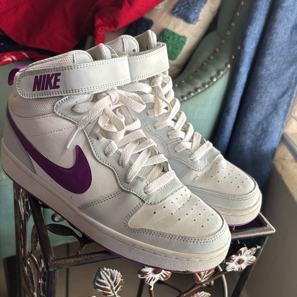 Nike White & Purple Mid-Top Sneakers for Big Girls size 7Y